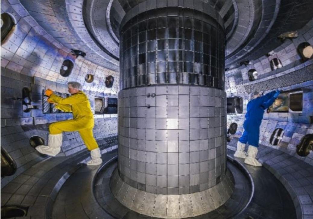 California nên đóng góp tài chính cho ngành năng lượng nhiệt hạch? 1 SUT L TOKAMAK GENERALATOMICS 1025 01