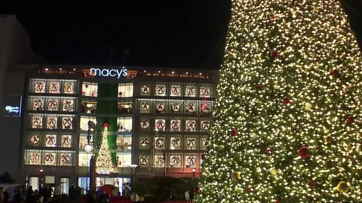 San Franciscos Union Square sees spike in visitors for Thanksgiving night 1