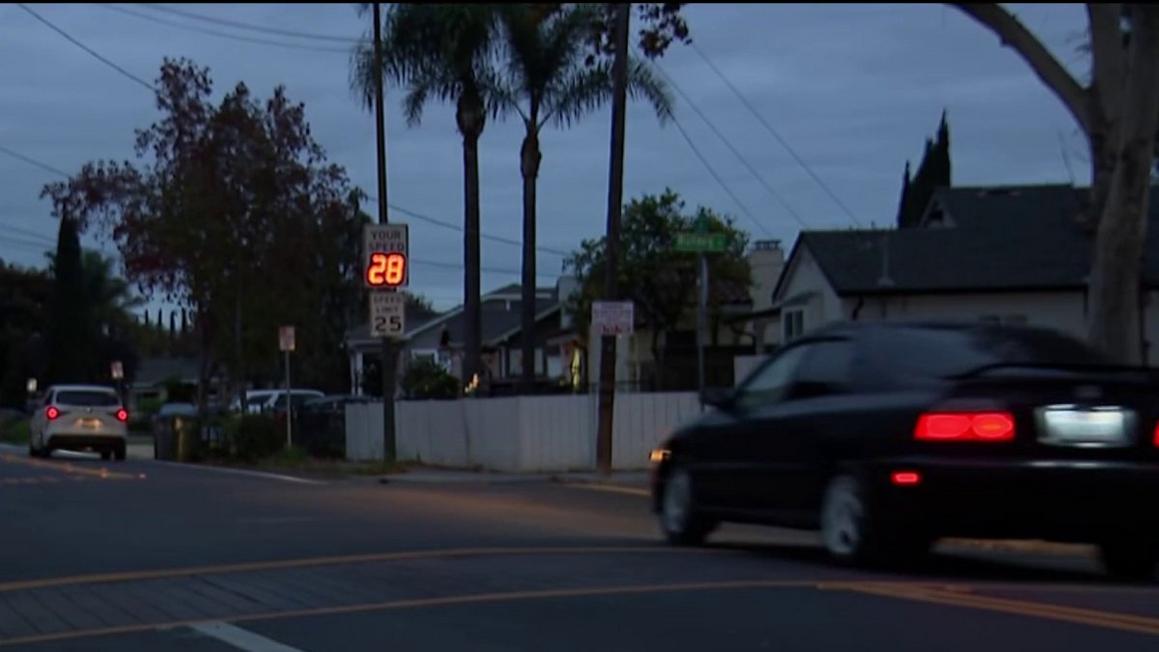 Cư dân San Jose kêu gọi lắp gờ giảm tốc sau tai nạn chết người 1 San Jose neighborhood pushes ask for speed bumps after deadly crash