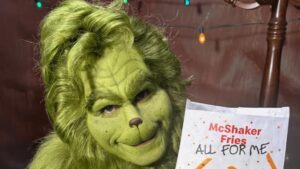 McDonald's tung ra món Grinch, gợi nhớ thập niên 90 9 McDonald’s tung ra món Grinch, gợi nhớ thập niên 90