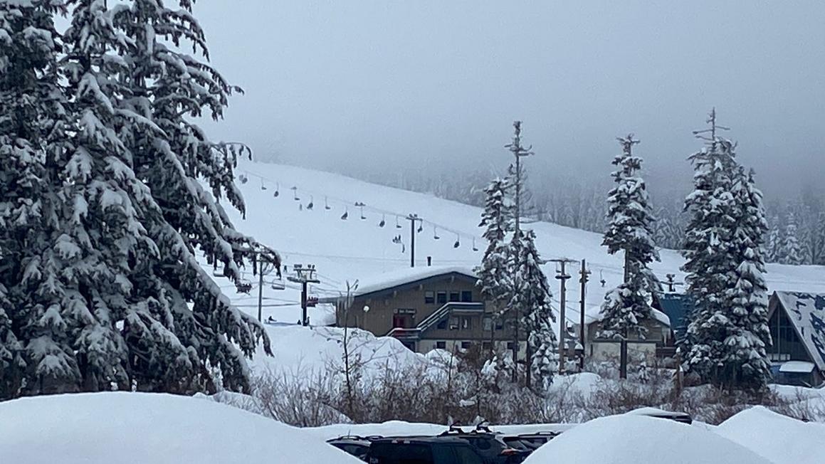 Snoqualmie Pass snow