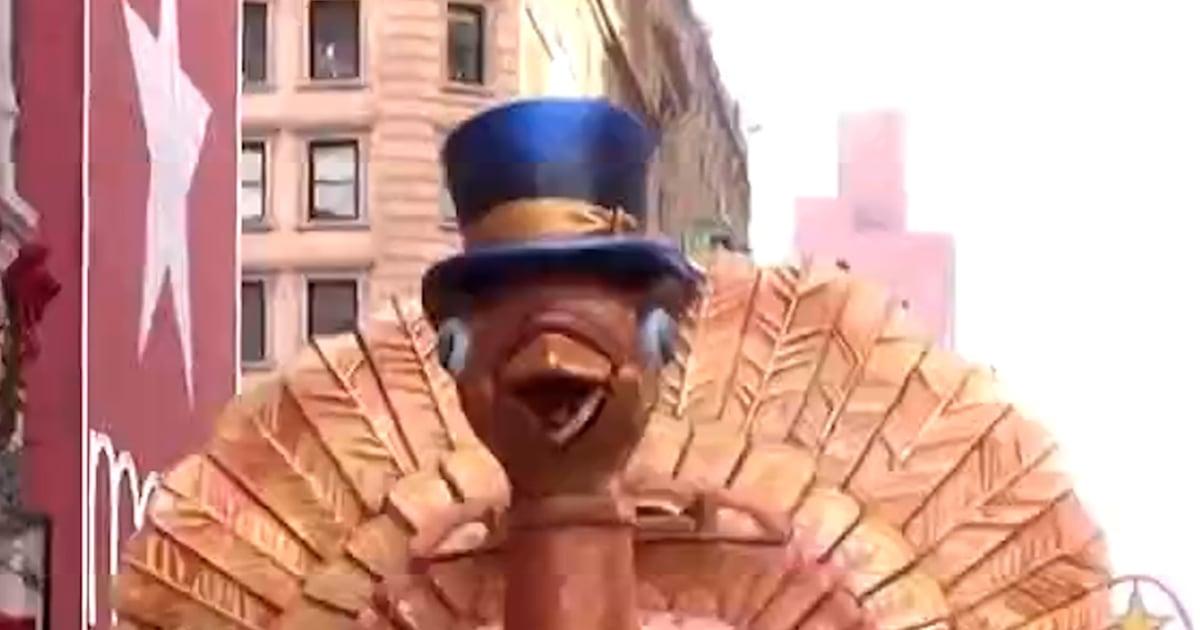 Xem lại những khoảnh khắc đặc sắc nhất của Lễ diễu hành Thanksgiving của Macy's 1 TURKEY vcqwzy