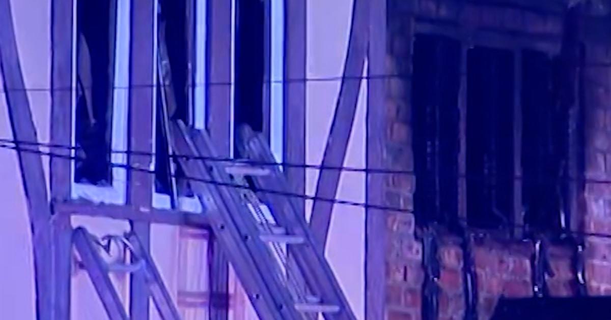 Hai chị em gái thiệt mạng khi cứu cha già khỏi vụ cháy ngày Lễ Tạ Ơn 1 Thanksgiving Fire Deaths Thumb Vert dc4180