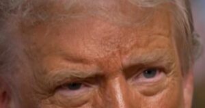 Ông Trump: Các cuộc vây bắt người nhập cư ‘chưa đi đủ xa’