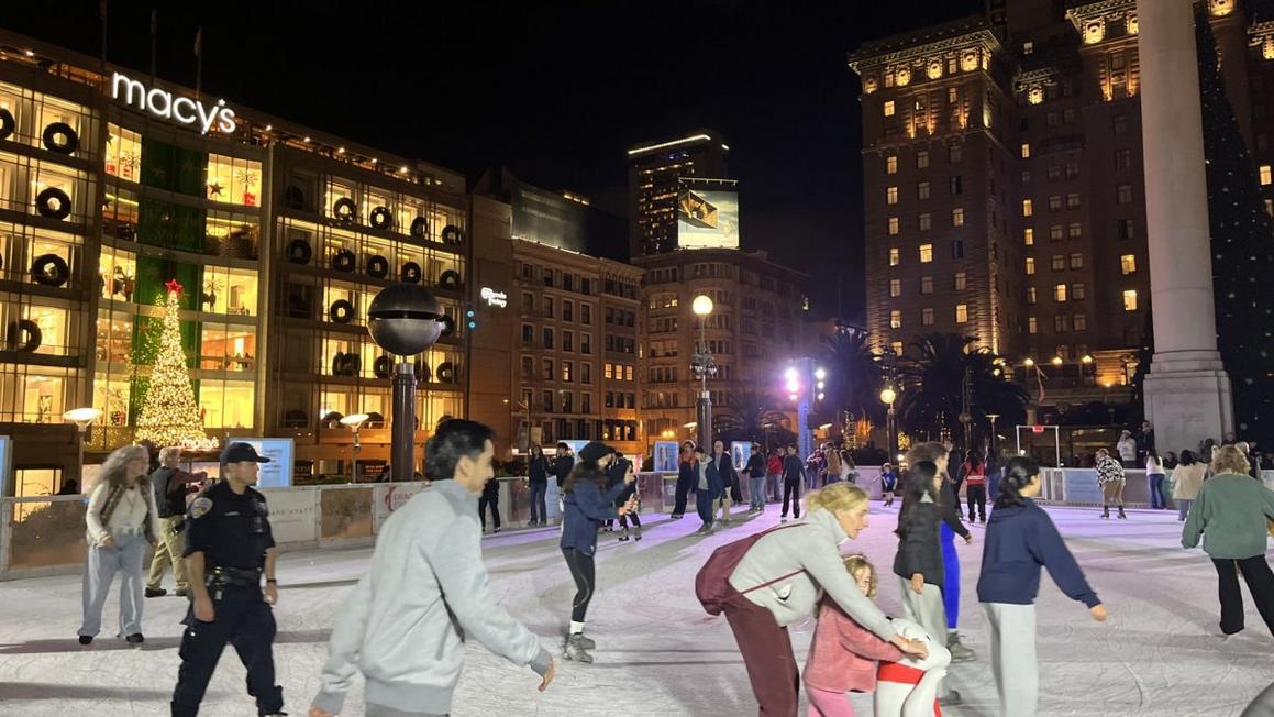 Sân Trượt Băng Union Square, San Francisco, Mở Cửa Mùa Lễ Hội 2025 1 Union Square sf ice rink
