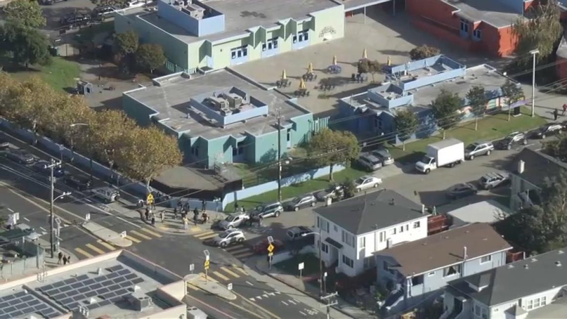 Hoạt động của Sở Di Trú Liên Bang ở West Oakland khiến trường tiểu học bị phong tỏa 1 West Oakland