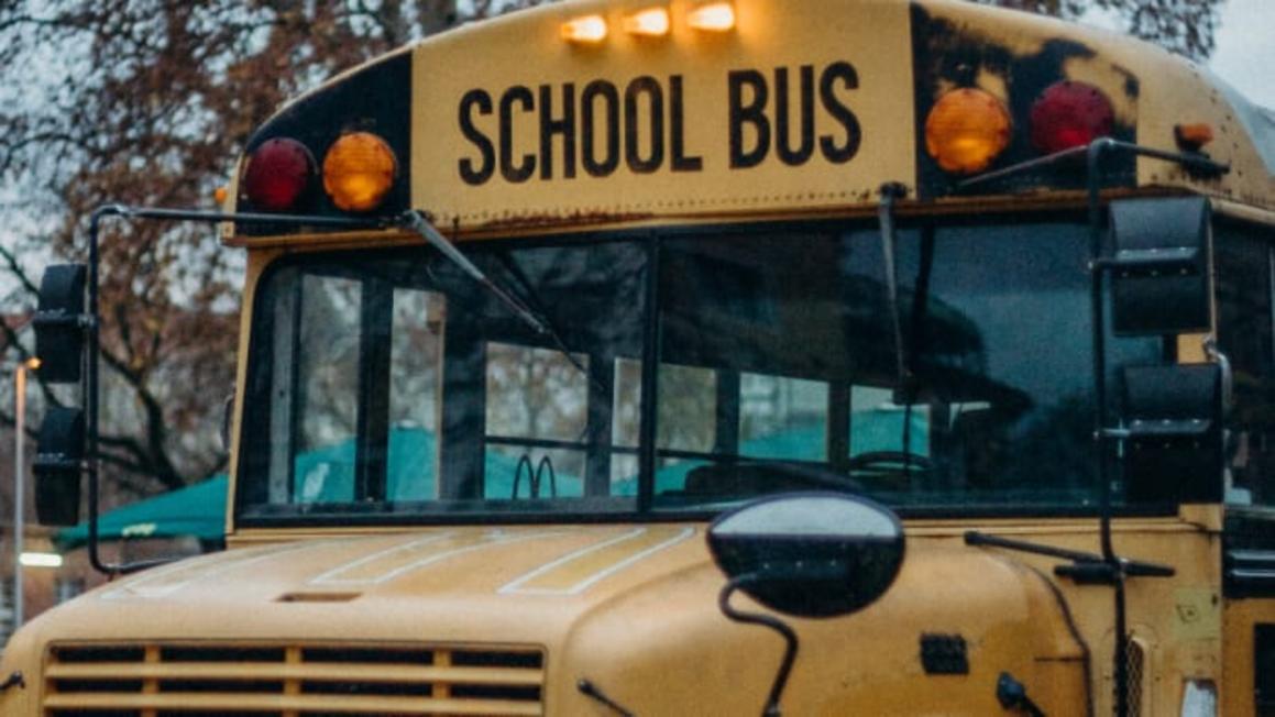 Người đàn ông chỉ mặc đồ lót cố gắng lên xe buýt học đường ở Texas 1 XLOHLEJISNCKJKEBUBVK2B36PY