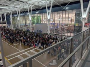 Hành khách cần kiên nhẫn: Mẹo của Cơ quan An ninh Vận tải để tránh xếp hàng dài tại phi trường Houston IAH và Hobby 4 Hành khách cần kiên nhẫn: Mẹo của Cơ quan An ninh Vận tải để tránh xếp hàng dài tại phi trường Houston IAH và Hobby