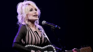 Dolly Parton chia sẻ về cuộc đời, sự nghiệp và người chồng quá cố 12 Dolly Parton chia sẻ về cuộc đời, sự nghiệp và người chồng quá cố