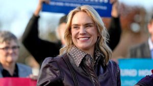 DAVID MARCUS: Phe Xã Hội Chủ Nghĩa Có Thể Thắng Ở Vùng Trung Mỹ? Chiến Lược GOP Trước Aftyn Behn.