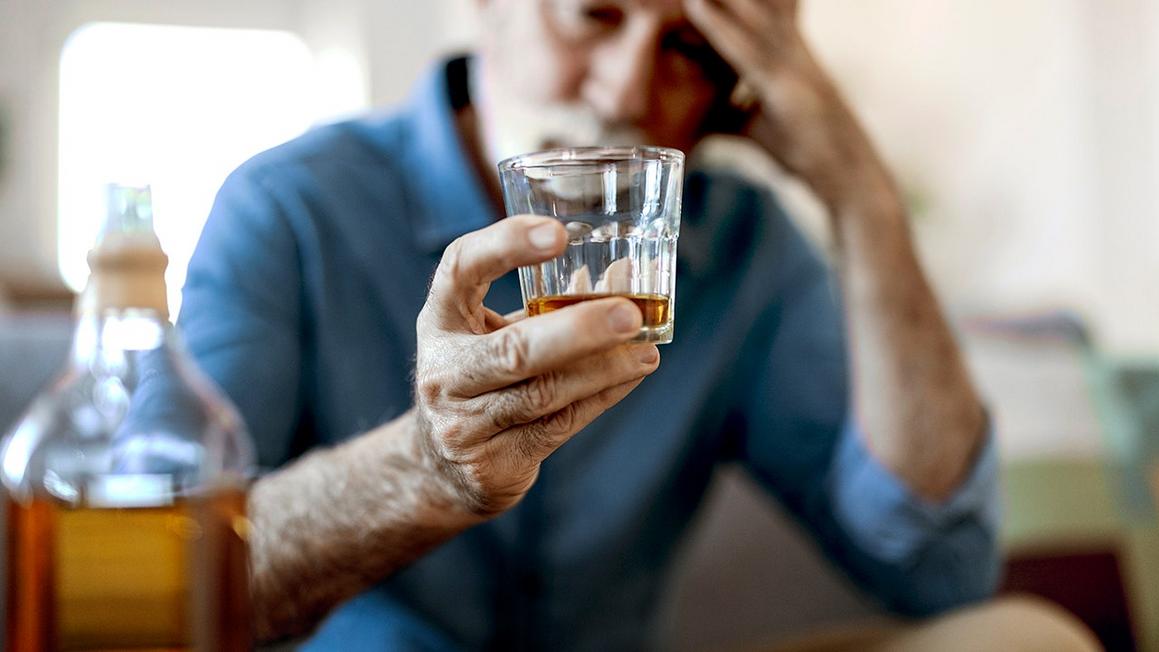 Nghiên Cứu Mới: Uống Rượu Nhiều Tăng Nguy Cơ Đột Quỵ Sớm Hơn 1 alcohol drinking strokes