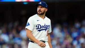 Cầu thủ Alex Vesia vắng mặt trong lễ ăn mừng chức vô địch của Dodgers vì lý do gia đình 5 Cầu thủ Alex Vesia vắng mặt trong lễ ăn mừng chức vô địch của Dodgers vì lý do gia đình