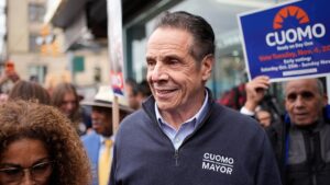 Cuomo: Tổng Thống Donald Trump sẽ điều động Vệ binh Quốc gia nếu ứng viên thị trưởng Mamdani thắng cử 19 Cuomo: Tổng Thống Donald Trump sẽ điều động Vệ binh Quốc gia nếu ứng viên thị trưởng Mamdani thắng cử