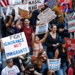 Nghiên cứu sinh và Giảng viên Đại học Chicago Yêu cầu Nhà trường Chấm dứt 'Thụ động' trước các Cuộc Đột kích của ICE 39 Nghiên cứu sinh và Giảng viên Đại học Chicago Yêu cầu Nhà trường Chấm dứt ‘Thụ động’ trước các Cuộc Đột kích của ICE