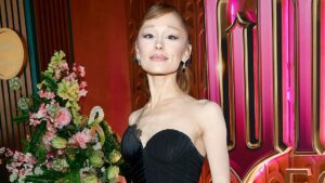 Ariana Grande phản pháo những bình luận về cân nặng trong buổi quảng bá phim ‘Wicked’