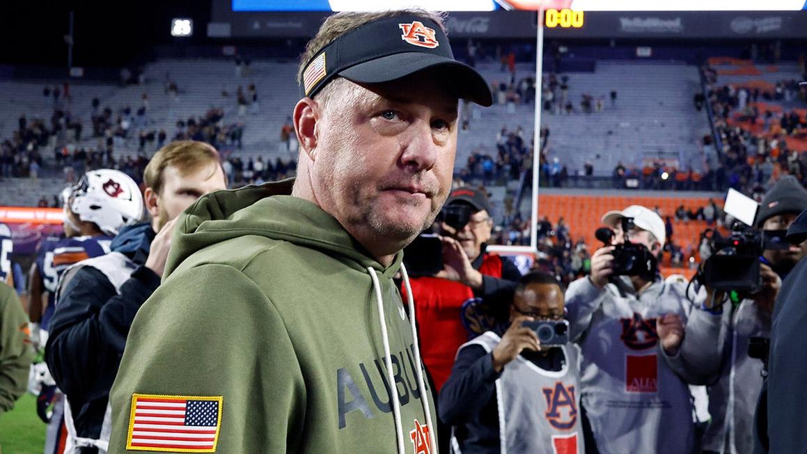 Huấn luyện viên Hugh Freeze bị sa thải sau thất bại của Auburn 1 auburn hugh freeze 110225 1