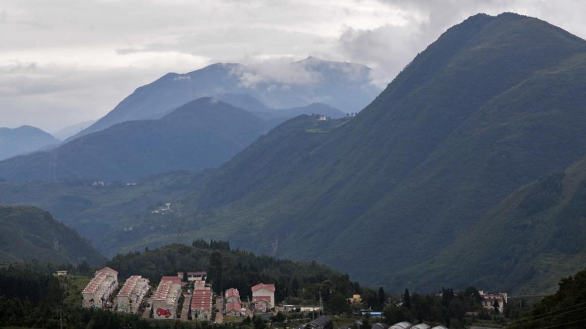 Một đoạn cầu ở Trung Quốc sập sau vụ lở đất 1 b23e9bfc 278c 49ac 81a9