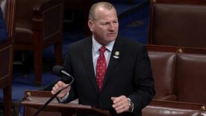 Nghị Sĩ Troy Nehls Không Tái Tranh Cử, Ủng Hộ Em Song Sinh