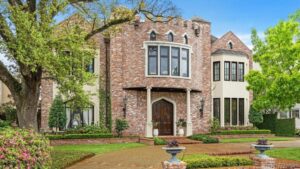 Biệt thự kiểu Lâu đài tại River Oaks thuộc nhóm nhà đắt đỏ nhất Houston cuối tháng 10