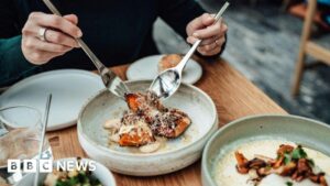 Influencer ẩm thực ‘Diva’ ở New York bị bắt vì quỵt tiền nhà hàng 11 Influencer ẩm thực ‘Diva’ ở New York bị bắt vì quỵt tiền nhà hàng