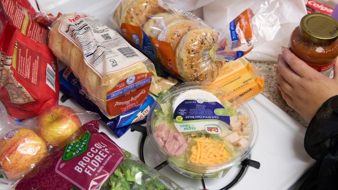 Quỹ SNAP Sẽ Được Chi Trả Đầy Đủ vào Tháng 11 Mặc Dù Có Thách Thức Pháp Lý 1 bda100b1 d916 4135 97e1