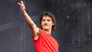 Benson Boone đùa cợt về việc không được đề cử Grammy