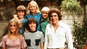 Sao 'The Brady Bunch' Thừa Nhận Từng Có Tình Ý Với Em Gái Trên Truyền Hình 12 Sao ‘The Brady Bunch’ Thừa Nhận Từng Có Tình Ý Với Em Gái Trên Truyền Hình