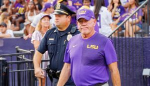 LSU kiện HLV Brian Kelly đòi bồi thường $54 triệu