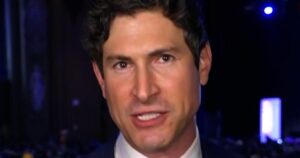 Bên trong Trụ sở của Mamdani trong Đêm Bầu cử 8 Bên trong Trụ sở của Mamdani trong Đêm Bầu cử