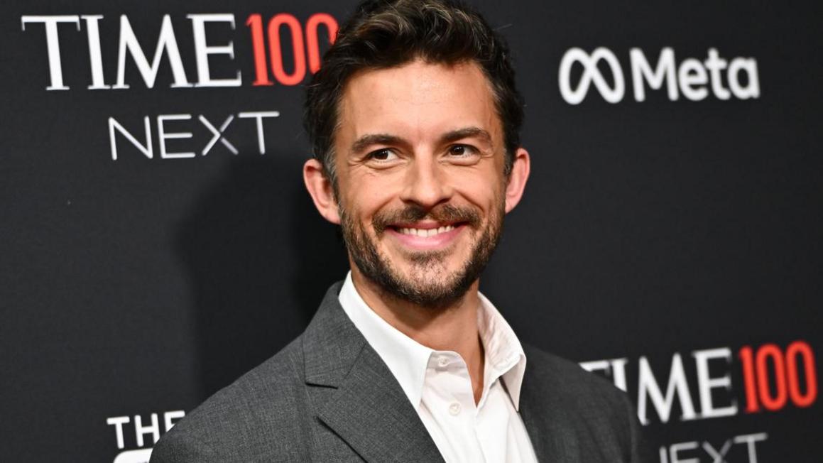 Ngôi Sao "Wicked" Jonathan Bailey Được Vinh Danh Là Người Đàn Ông Hấp Dẫn Nhất Năm 2025 1 c16232c3 30ce 4b26 b34c