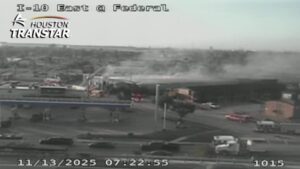 Cháy lớn tại kho hàng gần Xa lộ Liên tiểu bang phía Đông ở Houston 9 Cháy lớn tại kho hàng gần Xa lộ Liên tiểu bang phía Đông ở Houston