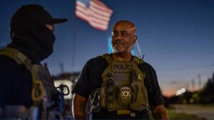 Trong 10 Ngày Tháng Mười, ICE Đã Bắt Giữ Hơn 1,500 Người Tại Houston 16 Trong 10 Ngày Tháng Mười, ICE Đã Bắt Giữ Hơn 1,500 Người Tại Houston