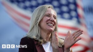 Nữ Dân Biểu Abigail Spanberger Trở Thành Nữ Thống Đốc Đầu Tiên Của Virginia 26 Nữ Dân Biểu Abigail Spanberger Trở Thành Nữ Thống Đốc Đầu Tiên Của Virginia