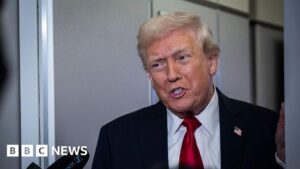 Tổng Thống Trump bảo vệ đặc phái viên Steve Witkoff sau khi đoạn ghi âm bị rò rỉ cho thấy ông cố vấn cho Nga