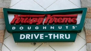 Krispy Kreme và Peanuts hợp tác ra mắt bộ sưu tập bánh Giáng sinh