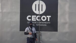 Tòa Phúc Thẩm Bác Bỏ Yêu Cầu Xem Xét Vụ Án Khinh Thị Chính Quyền Tổng Thống Donald Trump Về Việc Trục Xuất Sang El Salvador 21 Tòa Phúc Thẩm Bác Bỏ Yêu Cầu Xem Xét Vụ Án Khinh Thị Chính Quyền Tổng Thống Donald Trump Về Việc Trục Xuất Sang El Salvador