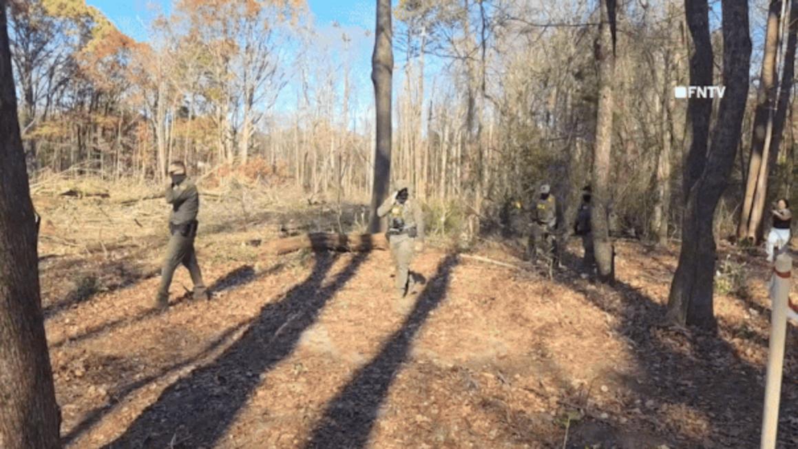 Đụng độ nảy lửa tại Charlotte: Biểu tình phản đối đột kích di trú 1 charlotte immigration confrontation 2