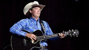 Clay Walker đối diện với tình trạng MS ngày càng nghiêm trọng sau 30 năm