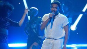 Donald Glover tiết lộ lý do nhập viện Houston năm ngoái 17 Donald Glover tiết lộ lý do nhập viện Houston năm ngoái