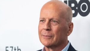 Con gái Bruce Willis chia sẻ cập nhật về tình hình sức khỏe của cha 3 Con gái Bruce Willis chia sẻ cập nhật về tình hình sức khỏe của cha
