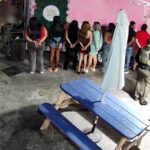 Video: Cảnh hỗn loạn trong cuộc bố ráp của ICE tại San Antonio, người dân ẩn mình trong xe bán đồ ăn, đặc vụ phá camera an ninh