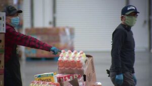 Tổ Chức Gây Quỹ Thực Phẩm Tại Trung Tâm Sự Kiện Hội Chợ Tiểu Bang WA Giữa Lúc Phúc Lợi SNAP Gián Đoạn