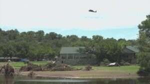 20 gia đình kiện trại hè Texas sau trận lụt thảm khốc khiến 27 người thiệt mạng 7 20 gia đình kiện trại hè Texas sau trận lụt thảm khốc khiến 27 người thiệt mạng