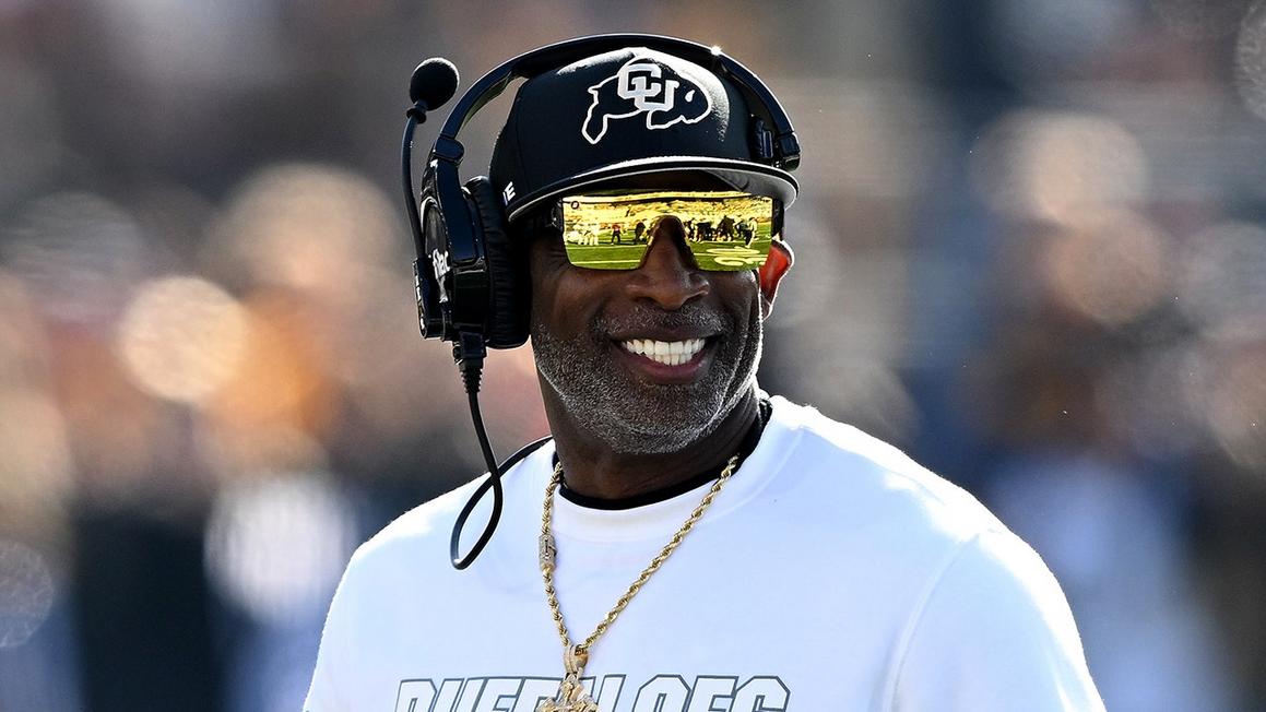 Deion Sanders tự hào về con trai Shedeur sau trận ra mắt NFL cùng Browns 1 deion sanders smiles colorado west virginia