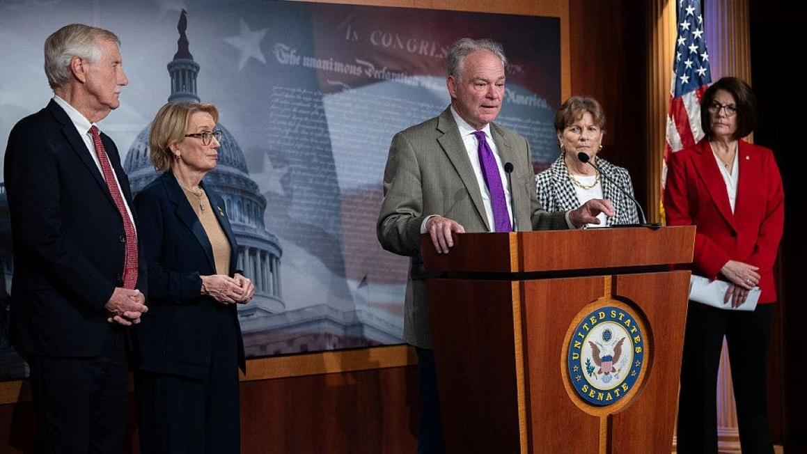 8 Thượng nghị sĩ Dân Chủ phá vỡ hàng ngũ để chấm dứt 'đóng cửa' chính phủ 1 democrats vote end shutdown