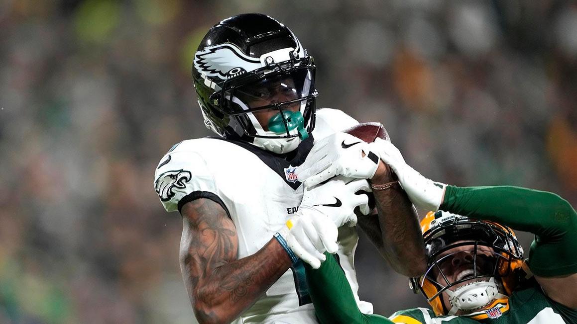Eagles vất vả thắng Packers 1 devonta smith touchdown
