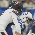 Mũ Bảo Hiểm Lạ Của Jalen Pitre Khi Đối Đầu Với Colts 3 Mũ Bảo Hiểm Lạ Của Jalen Pitre Khi Đối Đầu Với Colts