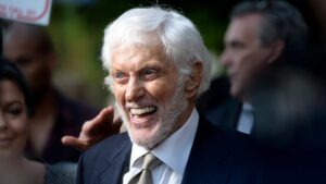 Nghệ sĩ Dick Van Dyke nói sống thọ nhờ không có thù hận và tức giận