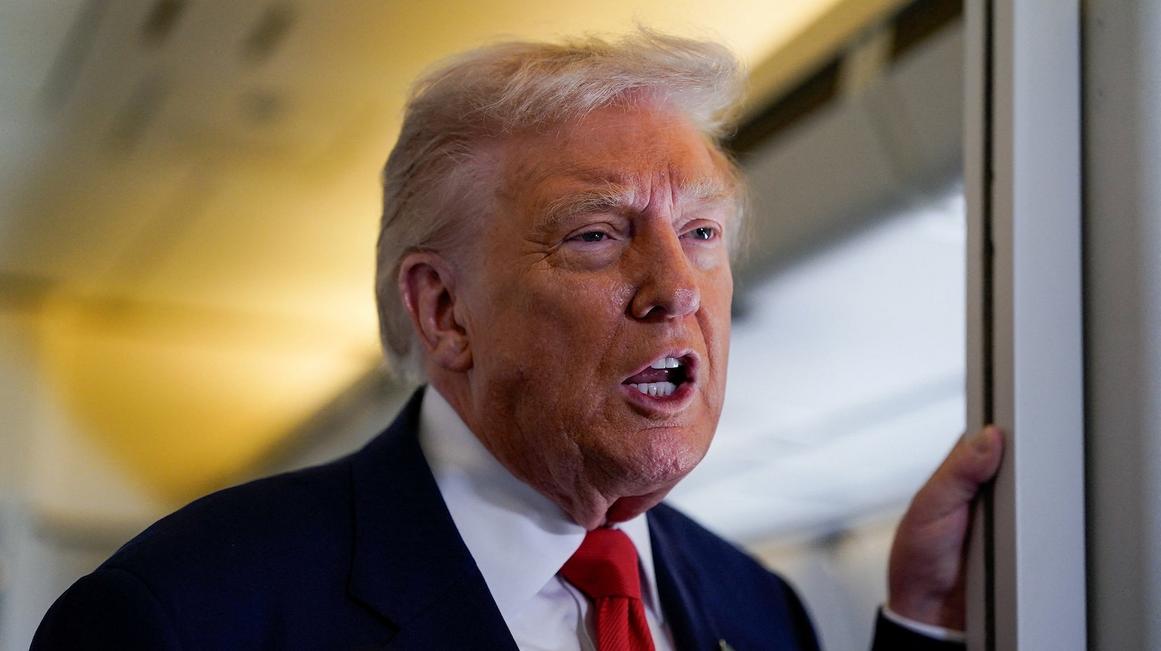 Đa số người Mỹ nói đất nước đi sai hướng, đổ lỗi cho Tổng Thống Trump về lạm phát: Khảo sát 1 donald trump 7 art gmh