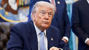 Thượng Nghị Sĩ Graham: Tổng Thống Donald Trump thúc đẩy dự luật trừng phạt Nga, đối mặt trở ngại thủ tục 20 Thượng Nghị Sĩ Graham: Tổng Thống Donald Trump thúc đẩy dự luật trừng phạt Nga, đối mặt trở ngại thủ tục